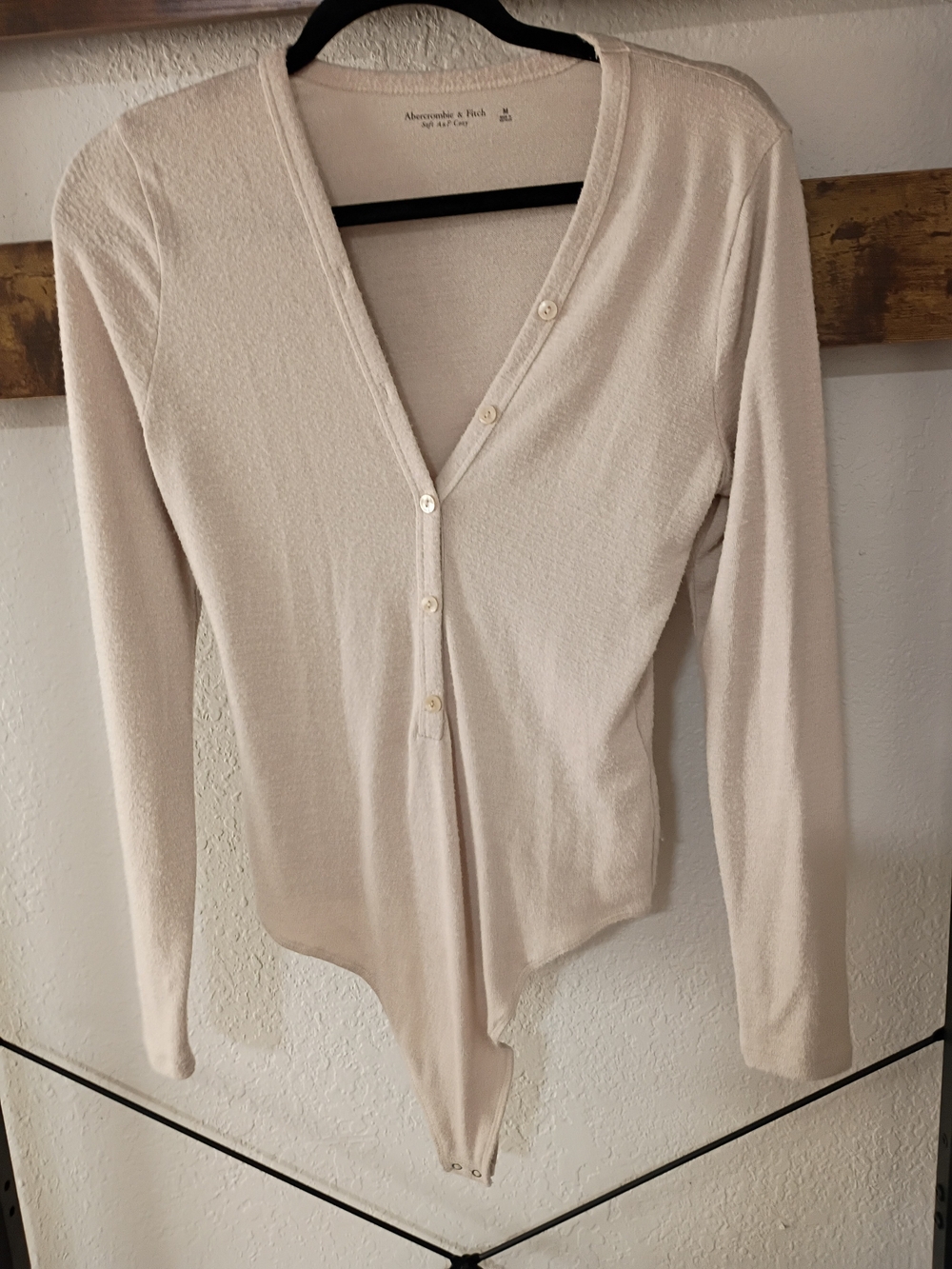 Abercrombie & Fitch Cream V-Neck Button Bodysuit Sweater Size M